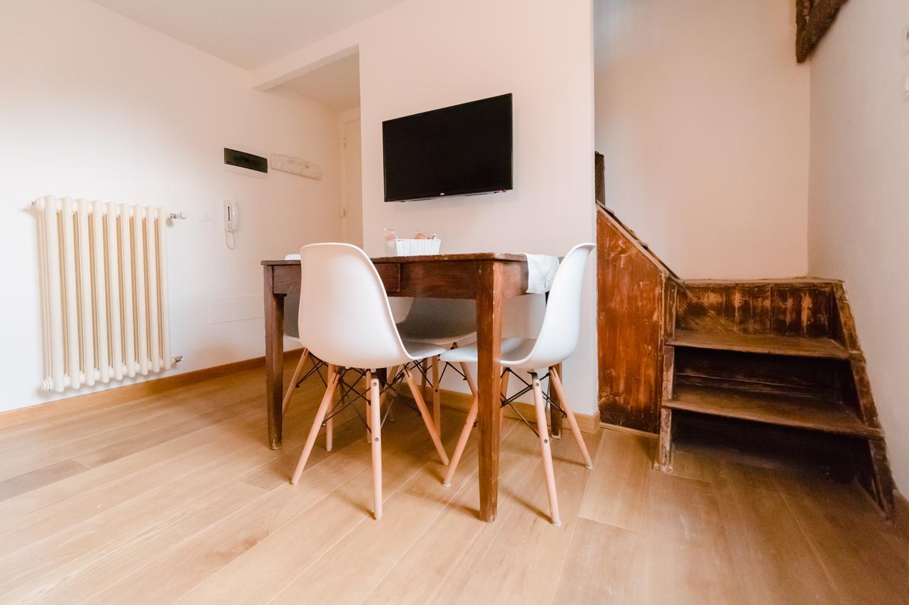 Historical And Luxury Apartment Bologna Exterior foto